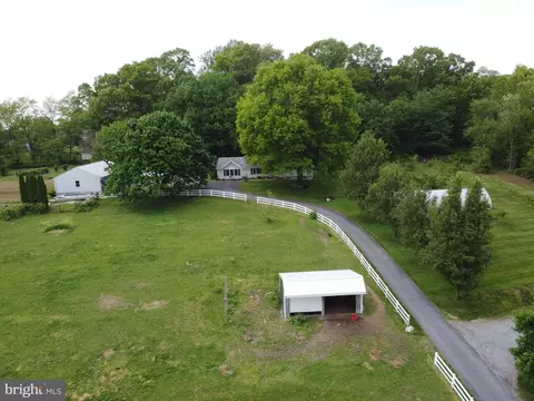 3125 Compass Rd, Honey Brook, PA 19344