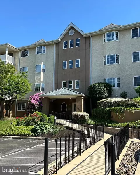 217 Paoli Pointe Dr, Paoli, PA 19301