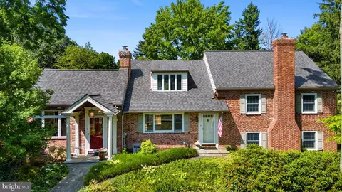 16 Salisbury Ln, Malvern, PA 19355