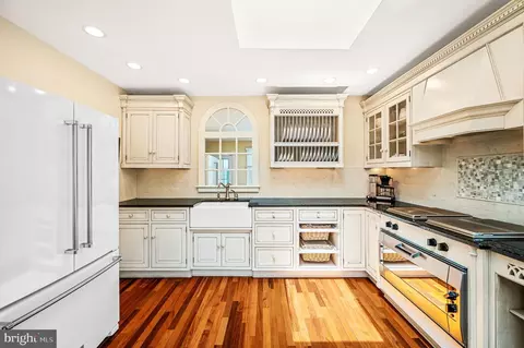Kitchen - 456 Red Fox Rd, Wayne, PA 19087 photo 2 of 3