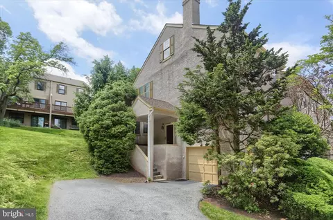 3207 Stoneham Dr, West Chester, PA 19382
