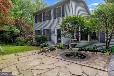 15 Castle Ln, Coatesville, PA 19320