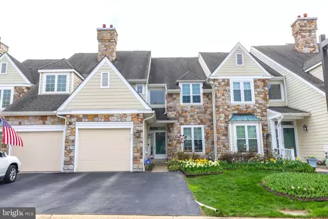 61 Longview Cir, Berwyn, PA 19312