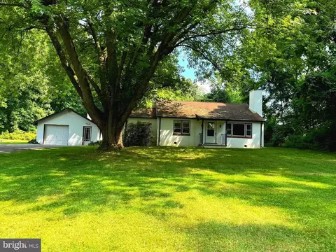 252 Hibernia Rd, Coatesville, PA 19320