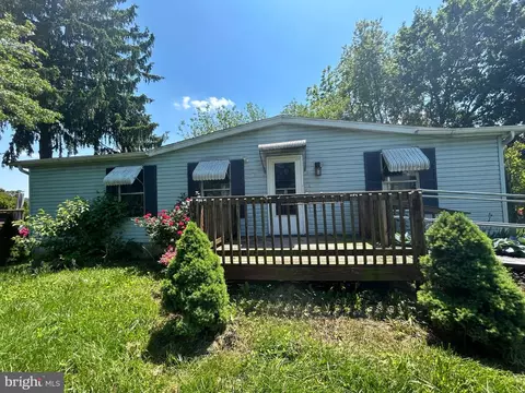 582 Walnut St, Honey Brook, PA 19344