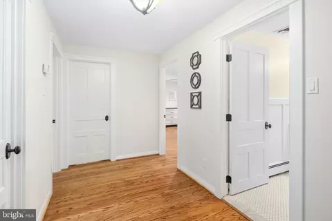 Entry Way - 243 Yale Rd, Wayne, PA 19087 photo 2 of 3