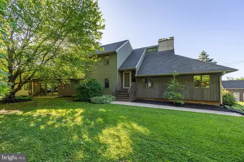 1478 Harvey Ln, Pottstown, PA 19465
