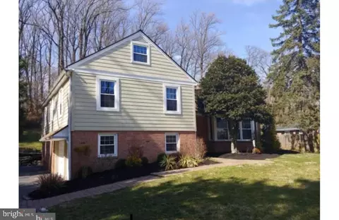 913 Hollow Rd, Wayne, PA 19087 photo 1