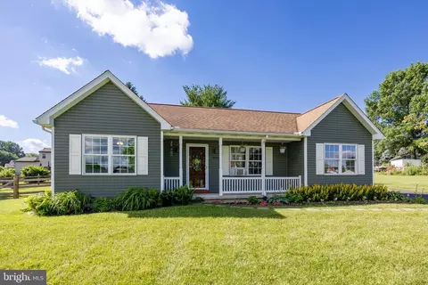530 Meadow Dr, Honey Brook, PA 19344