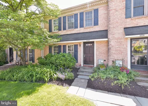605 Shippen Dr, Chester Springs, PA 19425