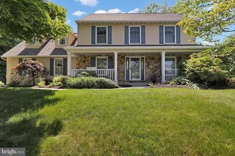 31 Churchill Dr, Elverson, PA 19520