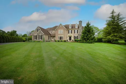 35 Cumberland Dr, Downingtown, PA 19335