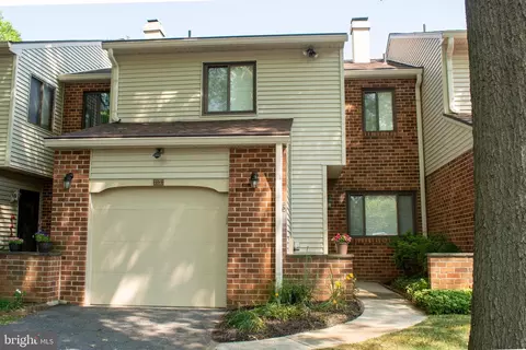 104 Camsten Ct, Chesterbrook, PA 19087