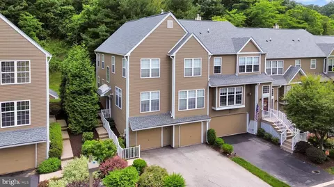 111 Weybridge Dr, Malvern, PA 19355