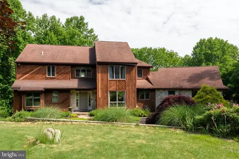 3 Cannon Hill Dr, West Chester, PA 19382