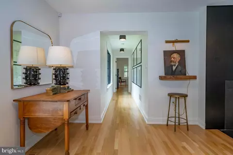 Entry Way - 161 Hunters Ln, Devon, PA 19333 photo 7 of 13