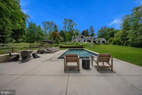 Exterior - 161 Hunters Ln, Devon, PA 19333 photo 17 of 17