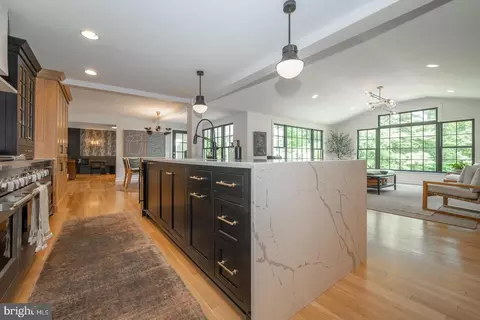 Entry Way - 161 Hunters Ln, Devon, PA 19333 photo 5 of 13