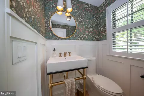 Bath - 161 Hunters Ln, Devon, PA 19333 photo 1 of 9