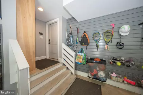 Entry Way - 161 Hunters Ln, Devon, PA 19333 photo 13 of 13