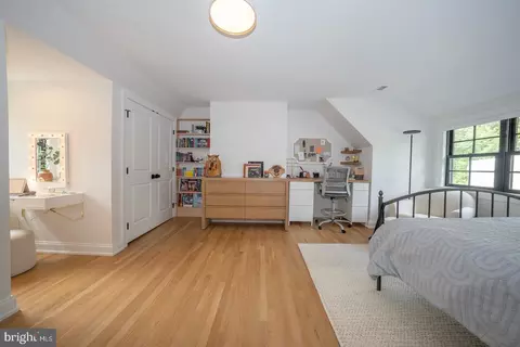 Bedroom - 161 Hunters Ln, Devon, PA 19333 photo 5 of 8