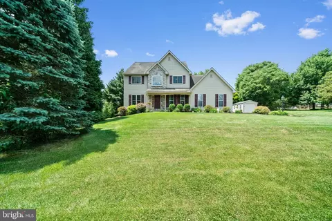 4 Airdale Cir, West Grove, PA 19390
