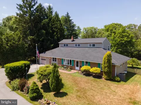 2 Delio Ln, Downingtown, PA 19335