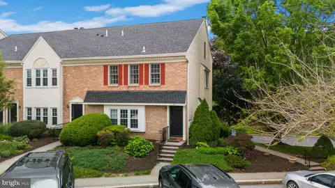 512 Everest Cir, West Chester, PA 19382