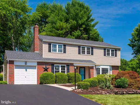 821 Daisy Ln, West Chester, PA 19382