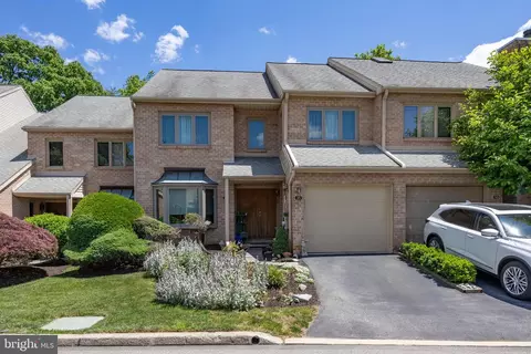 35 Militia Hill Dr, Chesterbrook, PA 19087