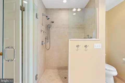 Bath - 363 Pond View Rd, Devon, PA 19333 photo 5 of 7