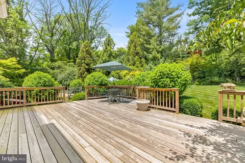 Exterior - 363 Pond View Rd, Devon, PA 19333 photo 3 of 13