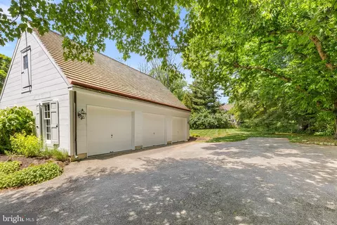 Exterior - 363 Pond View Rd, Devon, PA 19333 photo 7 of 13