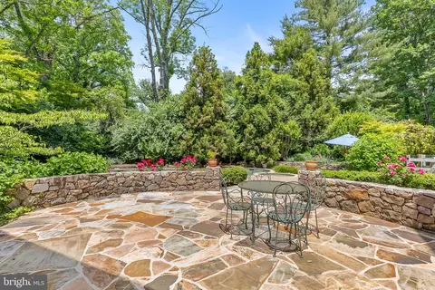Exterior - 363 Pond View Rd, Devon, PA 19333 photo 2 of 13