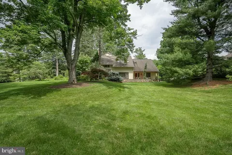 Exterior - 8 Sugar Knoll Dr, Devon, PA 19333 photo 4 of 16