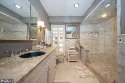 Bath - 8 Sugar Knoll Dr, Devon, PA 19333 photo 2 of 9