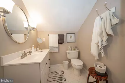 Bath - 8 Sugar Knoll Dr, Devon, PA 19333 photo 6 of 9