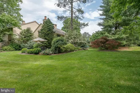 Exterior - 8 Sugar Knoll Dr, Devon, PA 19333 photo 5 of 16