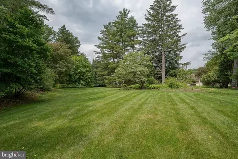 Exterior - 8 Sugar Knoll Dr, Devon, PA 19333 photo 6 of 16