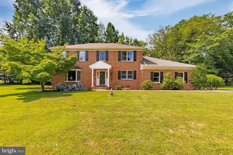 996 Deerfield Ln, Kennett Square, PA 19348