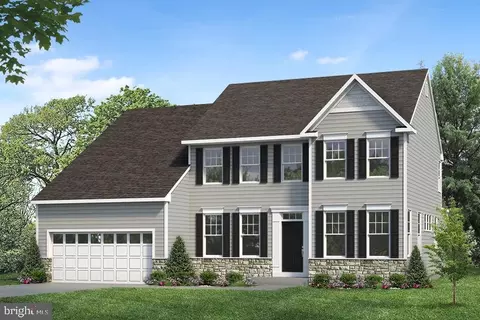 194 Petrelia Dr, Honey Brook, PA 19344