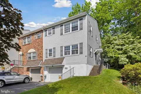 523 Coventry Ln, West Chester, PA 19382