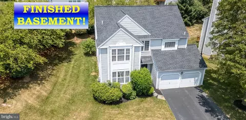 516 Larkins Bridge Dr, Downingtown, PA 19335