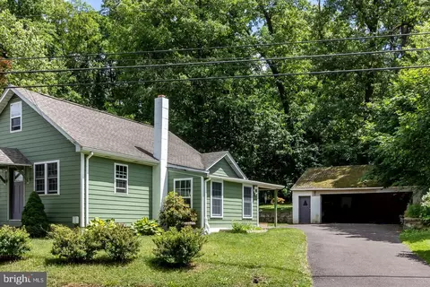 115 S Chestnut St, Elverson, PA 19520