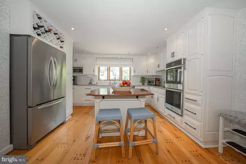 Kitchen - 532 Timber Ln, Devon, PA 19333 photo 4 of 4