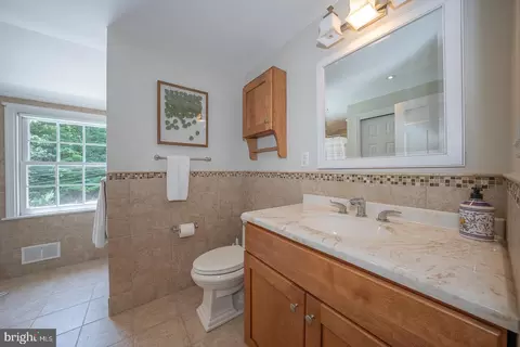Bath - 532 Timber Ln, Devon, PA 19333 photo 6 of 6