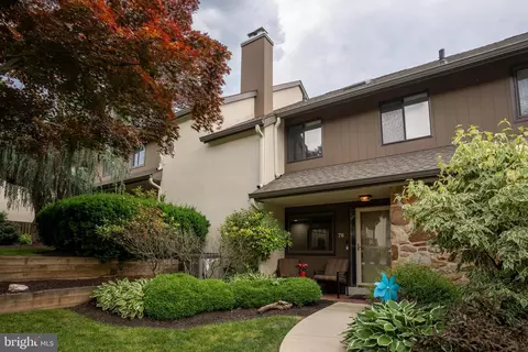 78 Oak Knoll Dr, Berwyn, PA 19312
