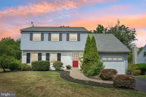 101 Crestside Way, Malvern, PA 19355