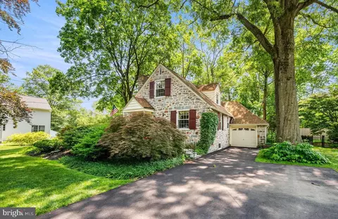 78 Crestline Rd, Wayne, PA 19087