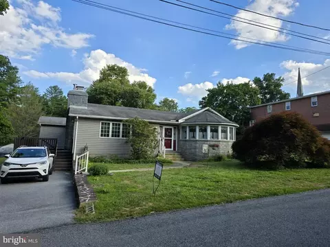 80 Park Ln, Glenmoore, PA 19343